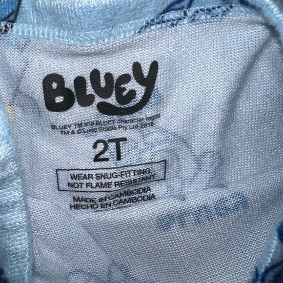 Lot of THREE toddler character pajamas - Picture 5 of 7